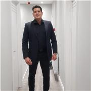 I am an enthusiastic and dynamic teacher who uses modern learning tools to engage teenage and adult students.